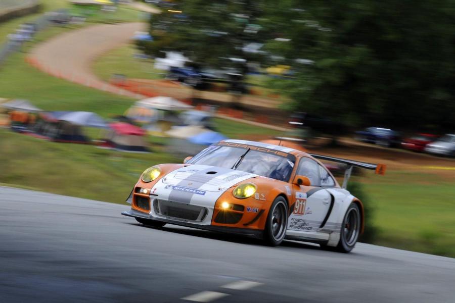  Porsche 911 GT3 R Hybrid 2010 года  (фото 23 из 36)